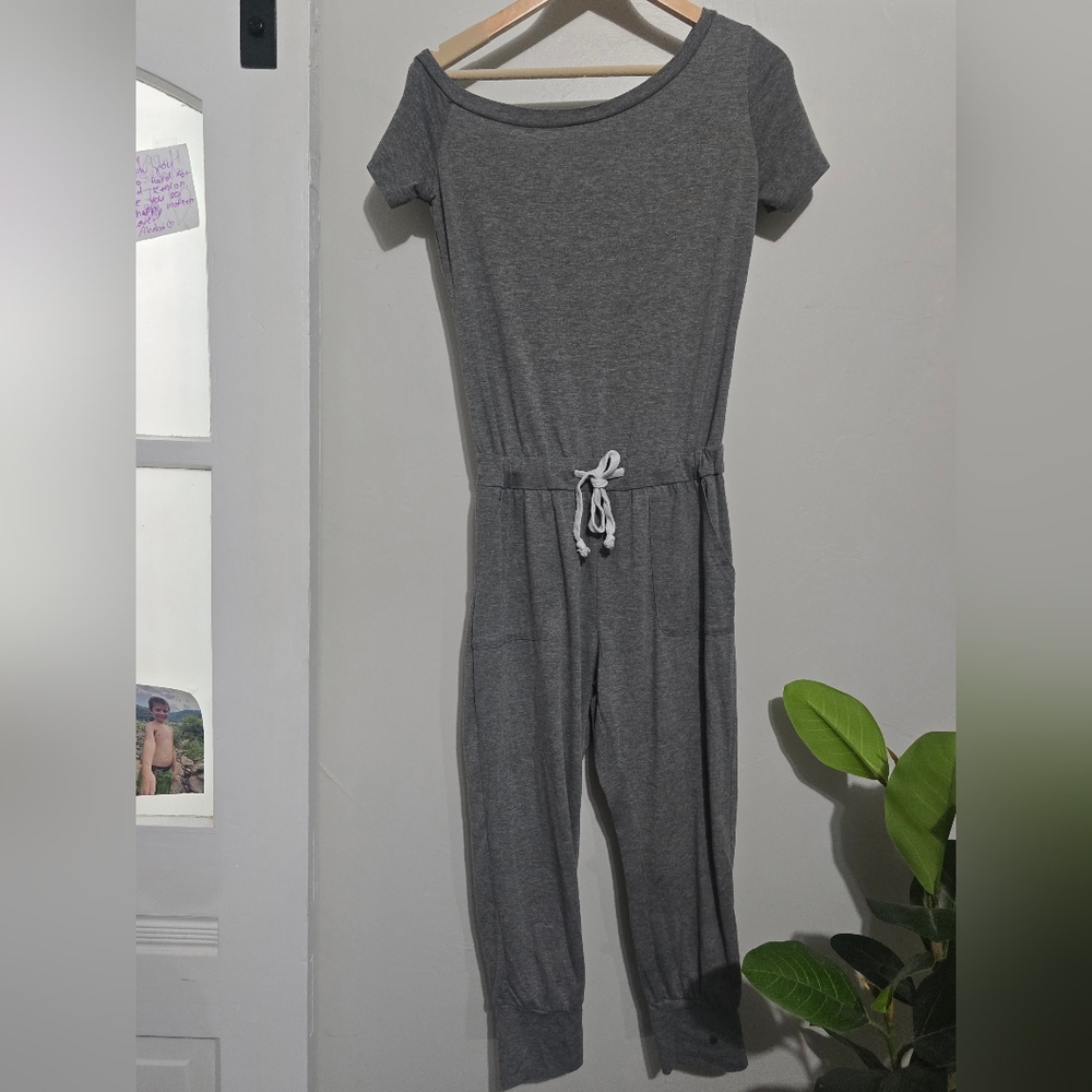 Coeur de Vague Casual Off One Shoulder Gray Jumpsuit Small